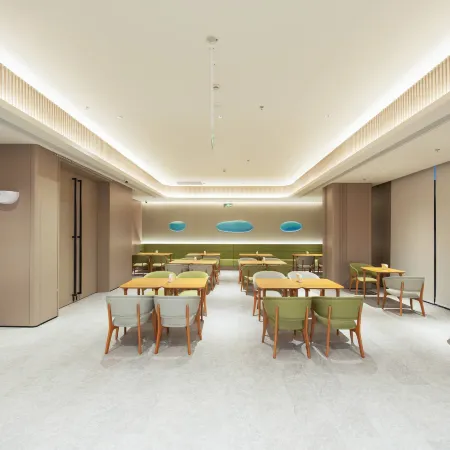 Ji Hotel (Quzhou Jiangshan Administrative Service Center Branch)