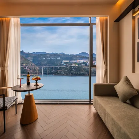 PORTAL ART  HOTEL
