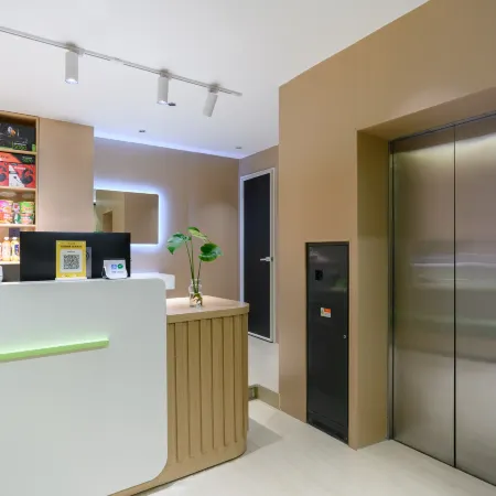 Xinyue · Drifting Bottle E-sports Capsule Hotel