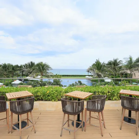OCEAN BREEZE VILLA CAM RANH