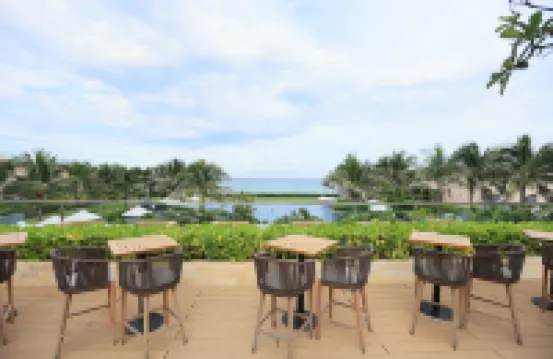 OCEAN BREEZE VILLA CAM RANH