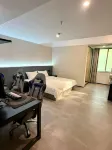 Jingyi E-Sports Hotel (Maoming People's Square)