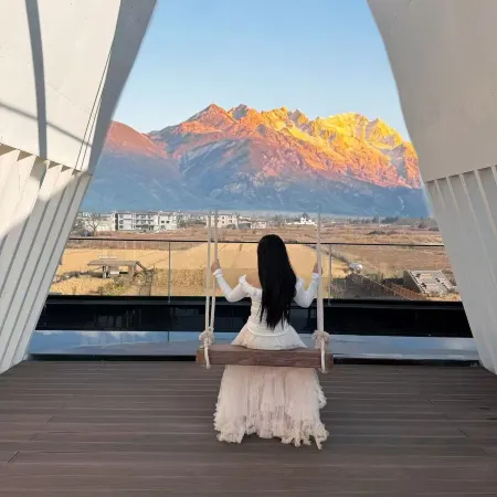 XiangYe.Yunqi Place, Sunlight on Snow Mountain Private Hot Spring Viewing Area
