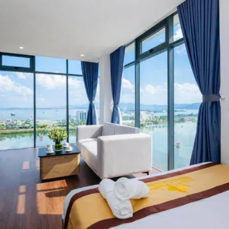 Mira Sun Hotel Quy Nhơn Отели рядом с достопримечательностью «Мемориал Победы»