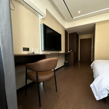 Xiangjing Grand Hotel (Motuo Passenger Station)