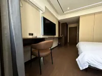 Xiangjing Grand Hotel (Motuo Passenger Station)