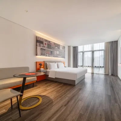 Boyin Select Hotel (Jiaxing XiuZhou Park Wanda Plaza Branch) Hotels near Jiaxing Science and Technology Museum