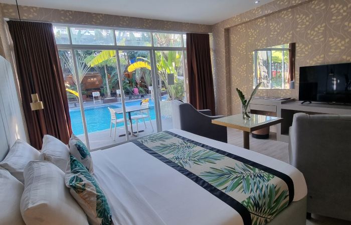 THE HOTEL SOPHIA INC