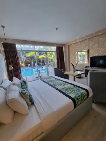 THE HOTEL SOPHIA INC Hoteles en 