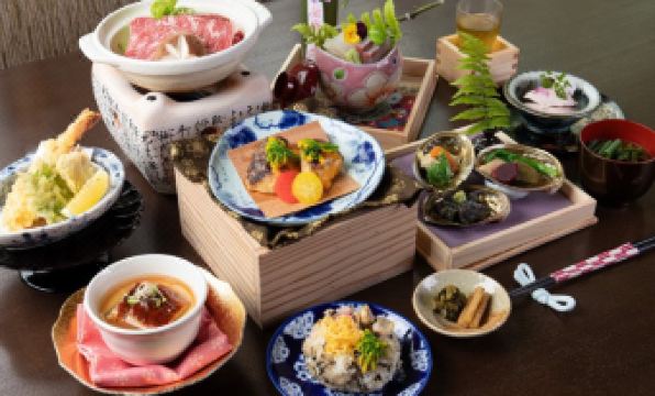 Yufuin Besso Shikisai Hotel