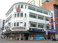 悠枕居 - Grand Inn 喬治市檳城飯店 檳城碼頭附近的飯店