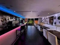 Harbour Plaza 8 Degrees - bar