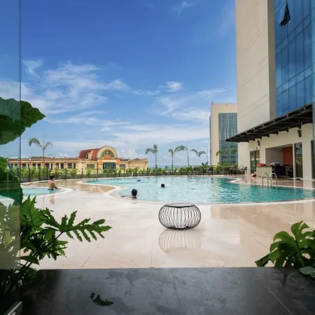 THE GRAND DRAGON HOTEL