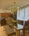 2BR Luxury Lower Penthouse in Mckinley West