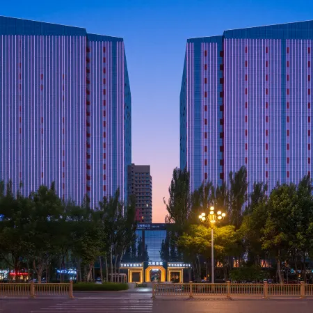 Yining Herong Yunjing Hotel (Ile River Scenic Area)