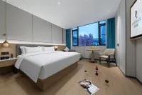 Rezen Borui Hotel (Guangzhou Baiyun Station Ezhangtan Subway Station)