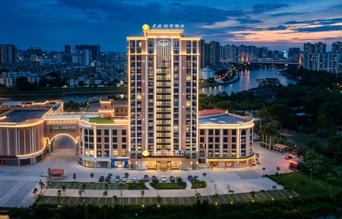 Jianguo · Platinum Hotel (Qinzhou City’s Iconic Restaurant and Food Plaza)