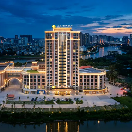 Jianguo · Platinum Hotel (Qinzhou City’s Iconic Restaurant and Food Plaza)