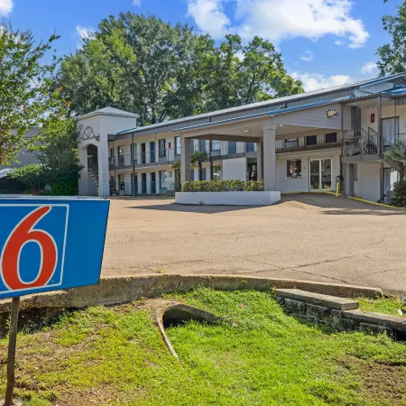 Motel 6 - McComb, MS