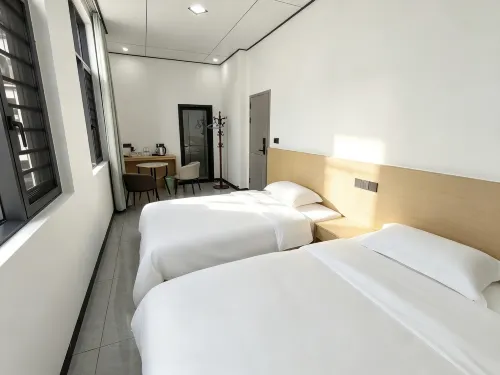 望峰·Peak Inn|觀山雅苑（莽山五指峰店） - 停車場