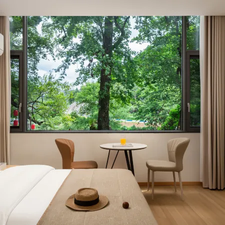 Lanyue Hotel
