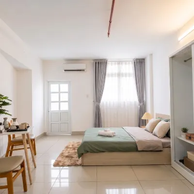MyRoom - The Green Nest Nguyen Van Troi Отели рядом с достопримечательностью «Фунхуан»