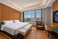 James Joyce ELITE Hotel (Jincheng Taiyue Street) - parking