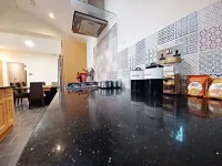 The Gemstone Manor - Kitchens