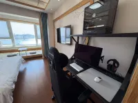 Fast E-sports Homestay (Dalian Development Zone Shibei Bay Fantasy Water Park) - balcony