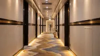 The Victoria Hotel Macau - parcheggio