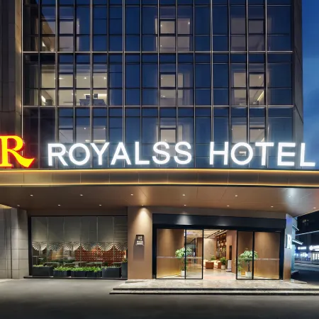 R ROYALSS HOTEL (Guilin High-Speed Railway North Station)