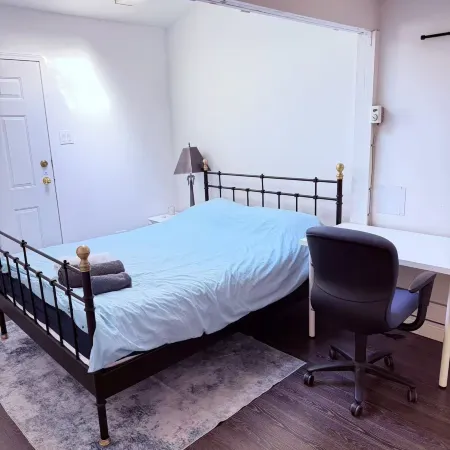UBC/South Van 2BD Family Suite
