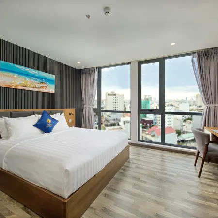 Jolia Hotel Danang Beach