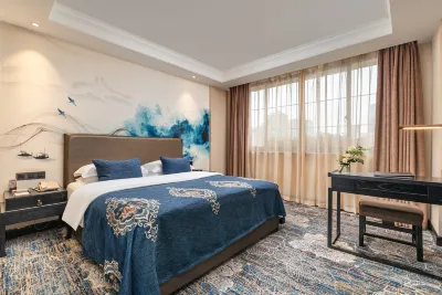 Guiyang No. 7 Garden Hotel (Taiping Road ，near the Penshuichi Metro Station,a popular street)