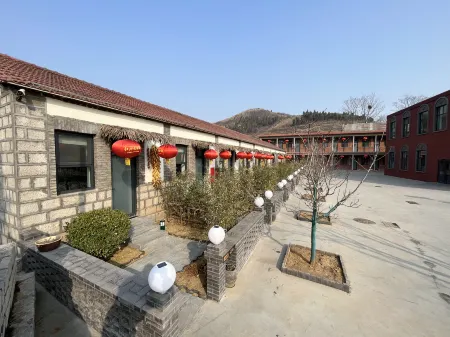 Hongqi Canal Research and Growth Camp Shanshui Residence Отели рядом с достопримечательностью «Wangxiangyan»