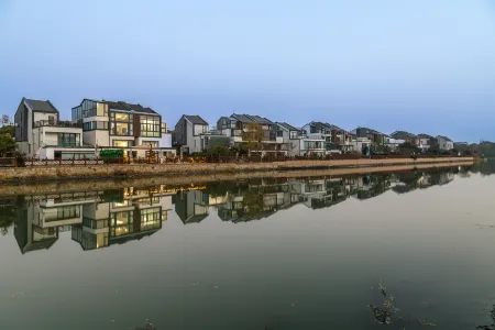 Qingqian-Su Boutique B&B (Shanghai Zhujiajiao Ancient Town) Отели рядом с достопримечательностью «Taohua Island»