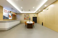 Lan Ou Shangpin Hotel (Xuchang Caowei Ancient City Fat Donglai Times Square)