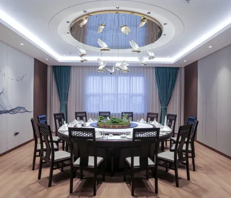 Junang Xingguang Hotel Отели в г. Алашань-Цзоци