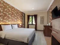 Lotus Garden Hotel by Waringin Hospitality Hotels in Mojoroto