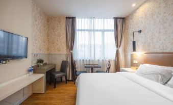 Huayi Hotel (Changde Bridge South Market Branch)