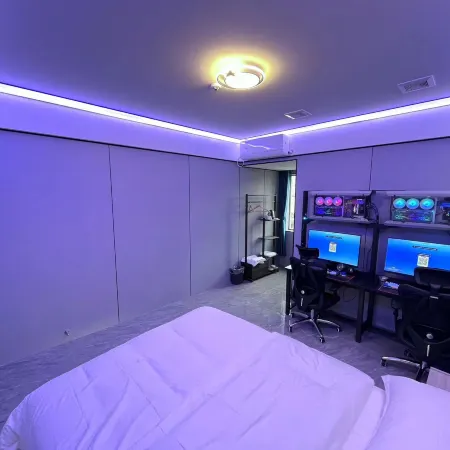 Wayne E-sports Hotel
