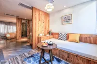 Mosu | Hongcun Xiangju · Wild Luxury Designer Resort Hotel（Mount Huangshan Flagship Store） Hotels in Xiuning