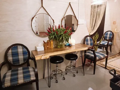 Thao Trang Laluxe Hotel Phu My Hung Отели рядом с достопримечательностью «Yofi Fitness Center»