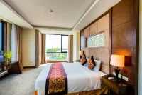 Mường Thanh Holiday Quảng Bình Hotel Các khách sạn gần Trường Chính trị Quảng Bình
