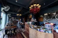 RoomQuest Rimrabeang at Amphawa