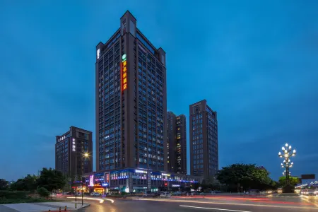 Vienna Hotel（Chengdu University of Petroleum Subway Station） Отели рядом со станцией Chengdu Xindu Railway Station