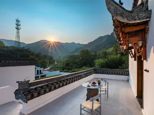 宣安•懸崖親子溯溪度假飯店（涇縣皖南川藏線月亮灣店）