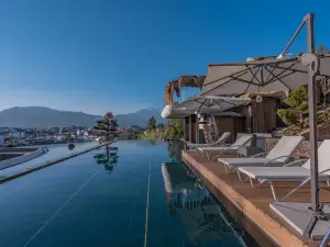 Lijiang Dayan Ancient Town IAN Pin Su (Ancient Town North Gate Store)