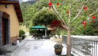 Mountain & Rain Homestay Hotels near Ruoliao Yuanshilin