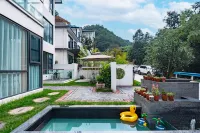 Floral Hotel· Fengxutai Hot Spring Hotel(Laojunshan Yunjing Cableway Branch) - Swimmingpools